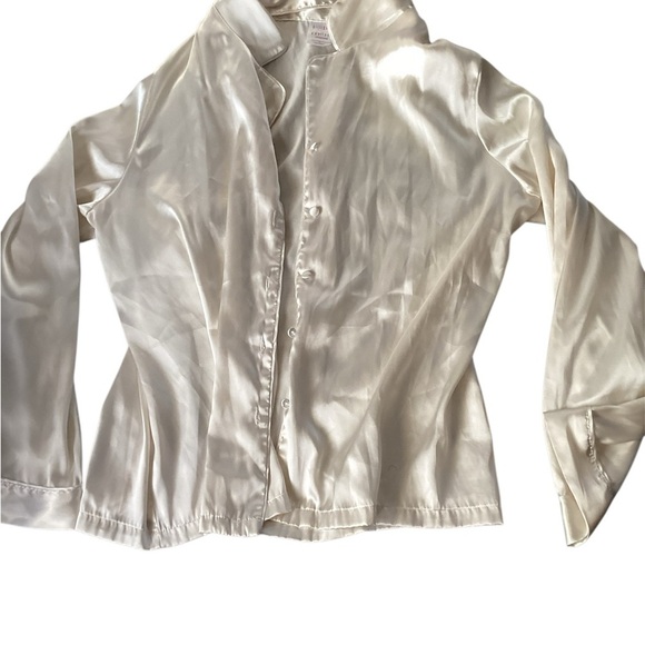 Gilligan & O'Malley Other - (Bundle!!) Gilligan & O'Malley Cream Satin Sleepwear size (L)